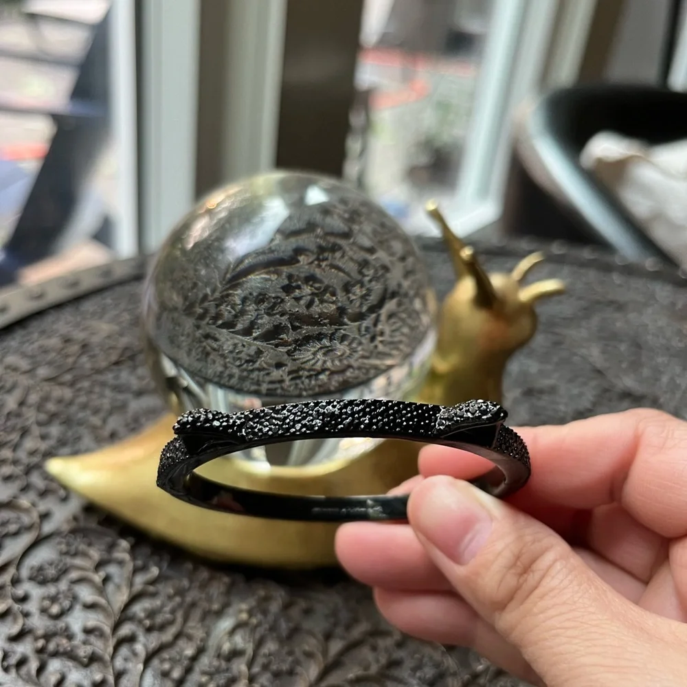 KATE SPADE JAZZ THINGS UP PAVE CAT BANGLE BRACELET IN BLACK - Picture 3 of 4